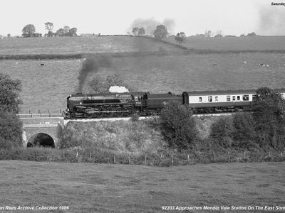 4th Oct 1986. 92203 Black Prince approaches Mendip Vale.Colin Saunders driving.
